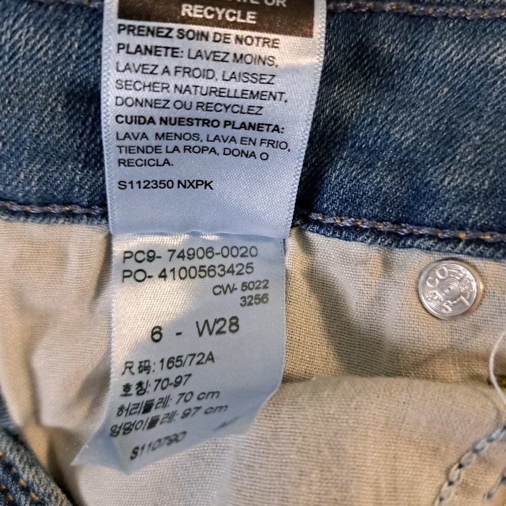 Levi's - Picture 7 of 7